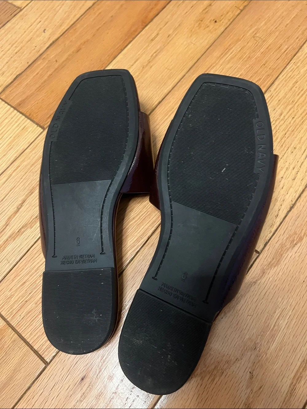 Women’s old navy sandals. Size 6!